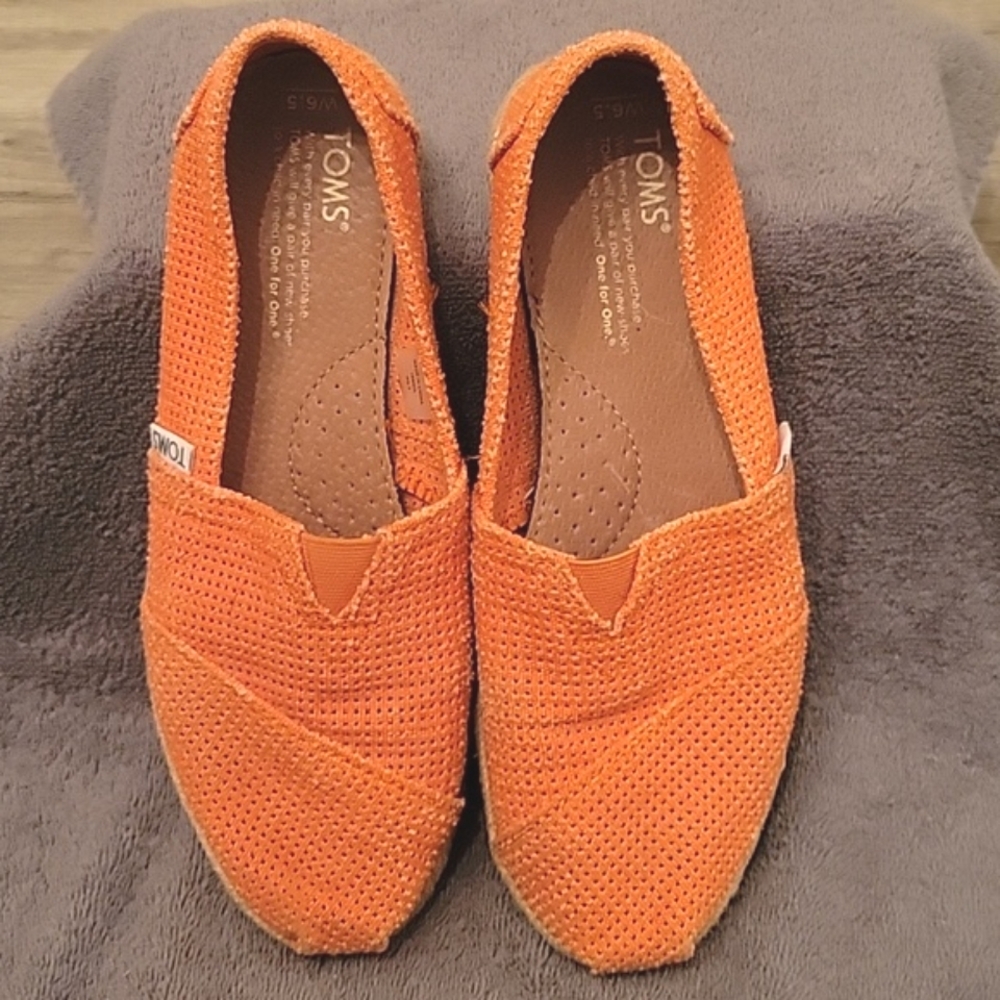 Toms Peachy Orange Slip-on Size 6.5 Loafers - Picture 6 of 6